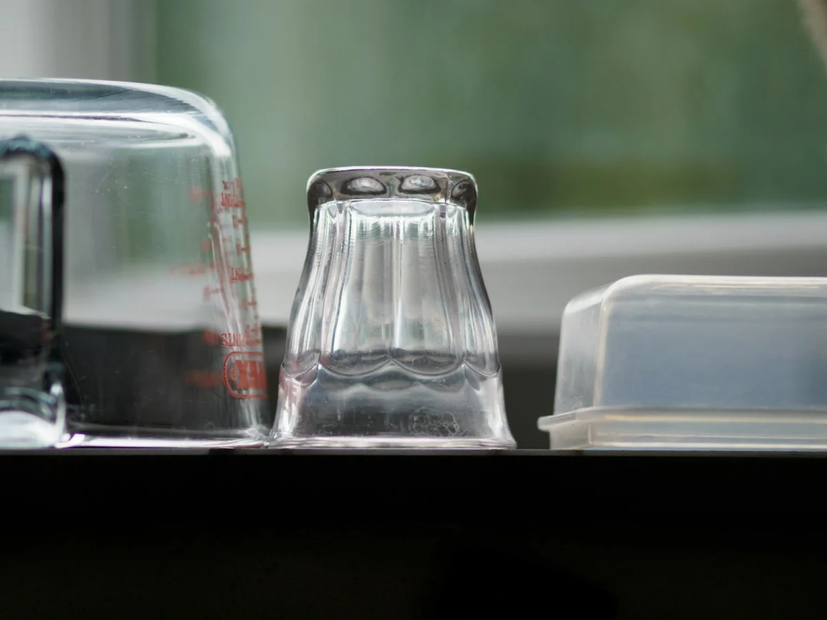 US vs UK Volume Measurements: Why Cups and Pints Differ — and Why Bakers Should Weigh Instead