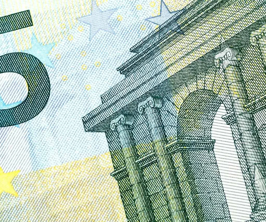 The $7.5 Trillion FX Market — How Exchange Rates Are Priced and Why You're Always at the Worst End of It