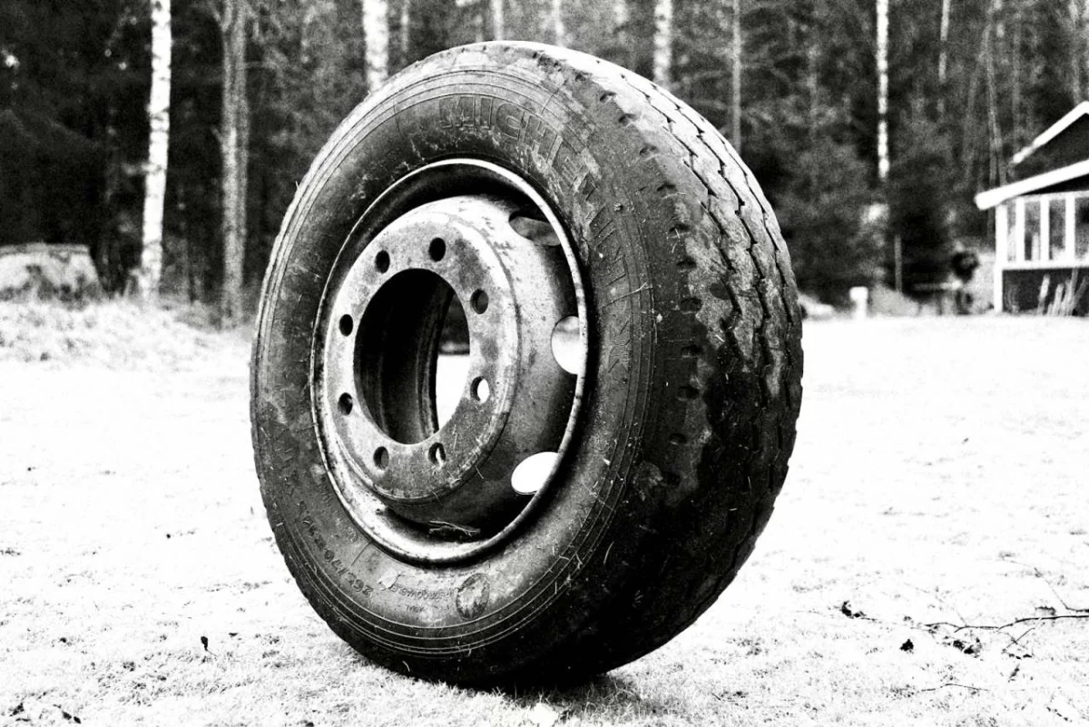 Pressure Converter — PSI, Bar, kPa & mmHg for Tyres, Blood & Weather