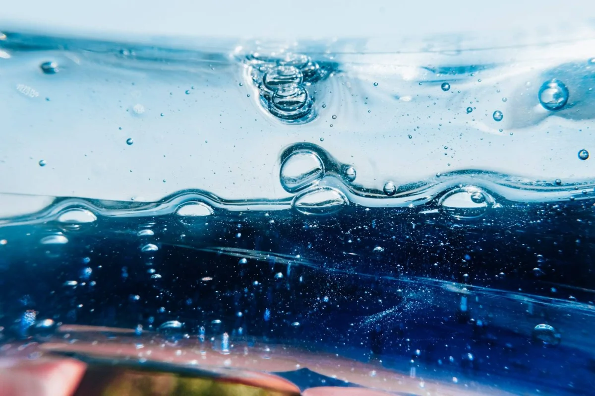 Volume Converter — ml, Litres, US & UK Pints, Gallons & Cups Explained
