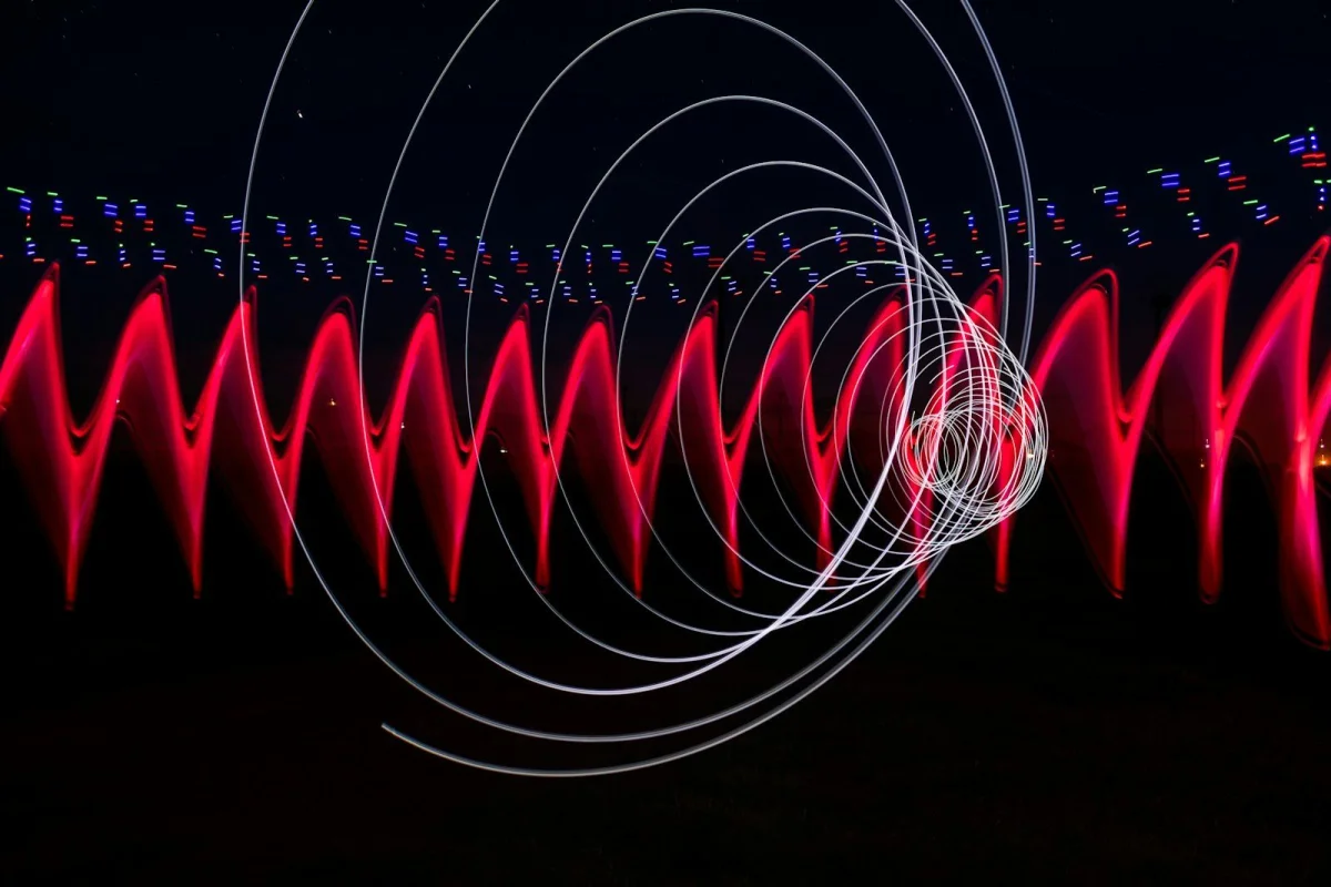 The Electromagnetic Spectrum: Why 5G, WiFi, X-Rays, and Radio Waves Are All the Same Thing