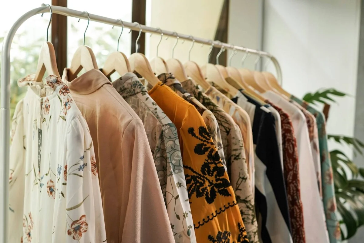 Clothing Sizes Explained: UK vs US vs EU, Vanity Sizing, and Why You Should Measure Instead