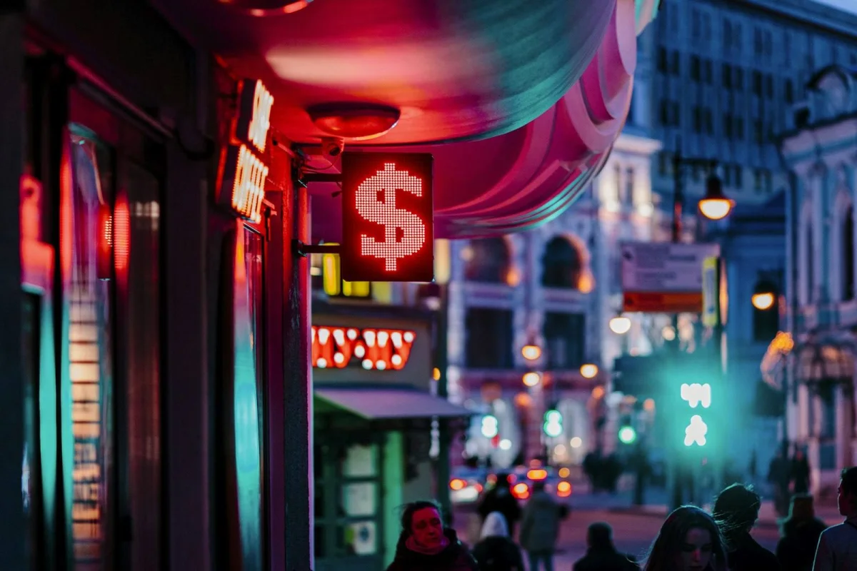 The Mid-Market Rate and the Spread: Why the Exchange Rate You See Isn't the One You Get