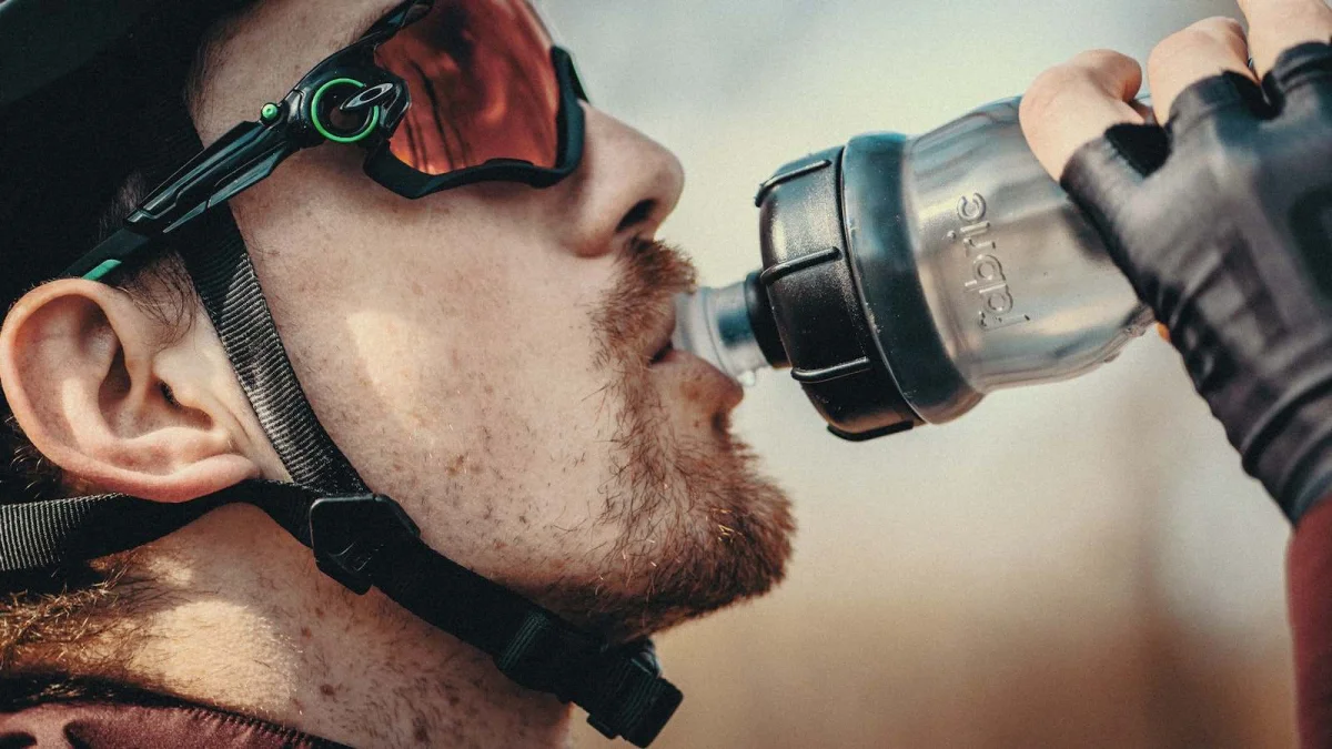 Hydration and Electrolytes: When Plain Water Isn't Enough During Exercise