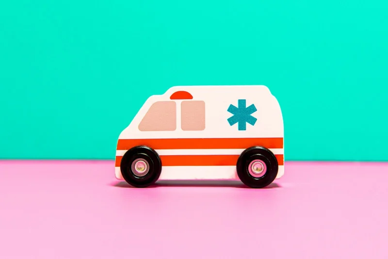 Why "AMBULANCE" Is Written Backwards: Mirror Text, Ambigram Logos, and the Dyslexia Misconception